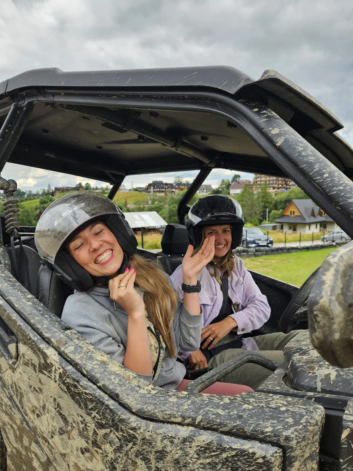 Przejażdżka buggy po górskich bezdrożach podczas integracji firmowej