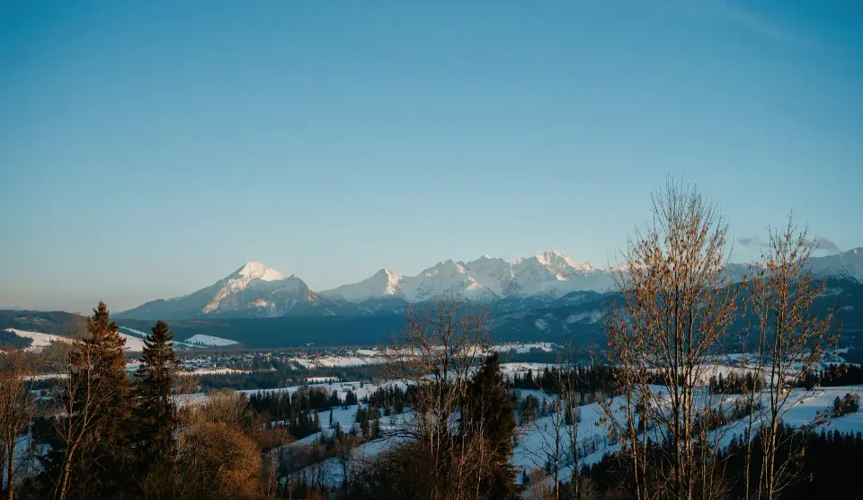 Panorama Tatr zimą znad Podhala